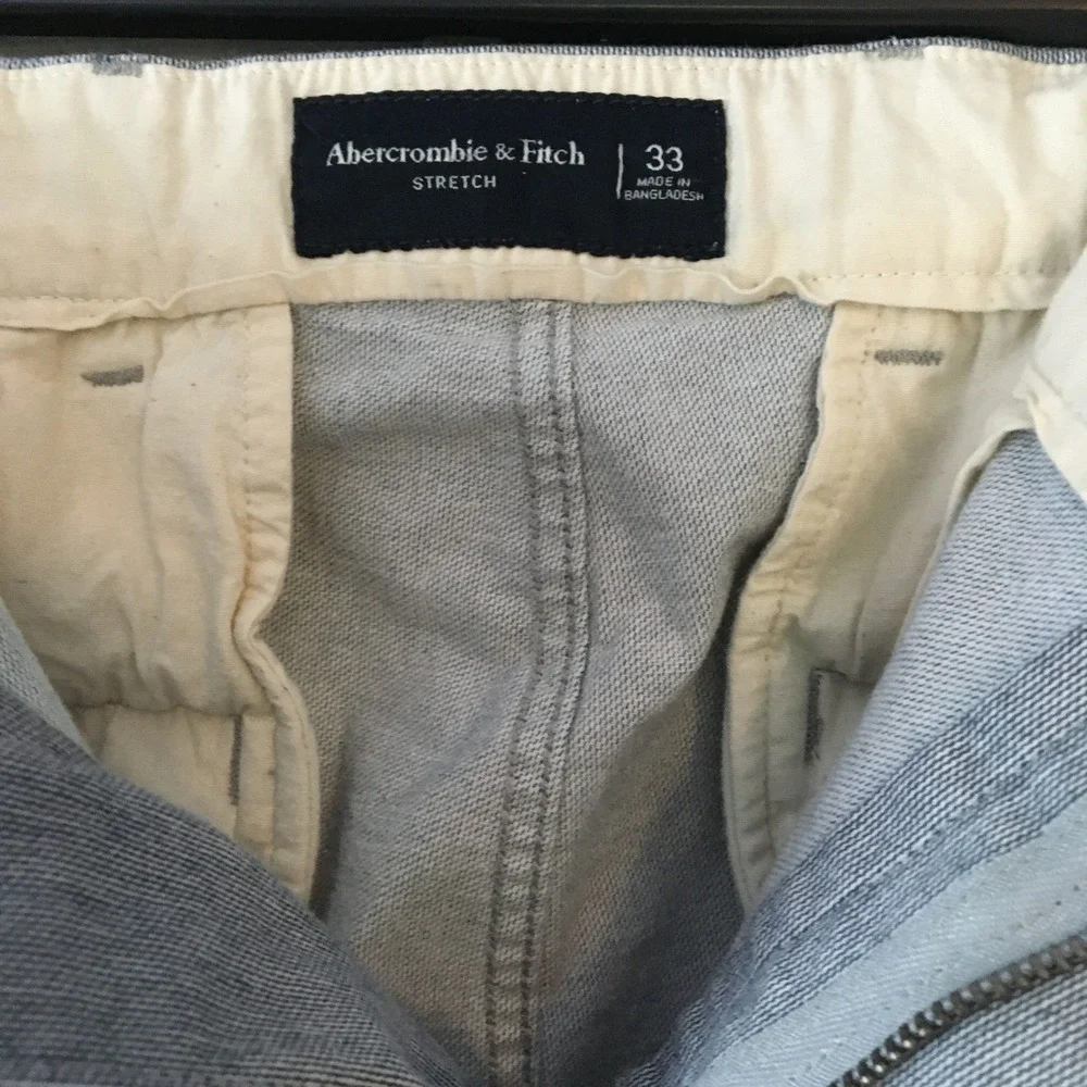 Abercrombie and Fitch Shorts Mens 33 Blue Pin Stripe Stretch Chambray Preppy
